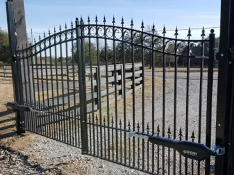 Modern automatic gate installed at a Southlake TX residence by Everlast Gates & Fence