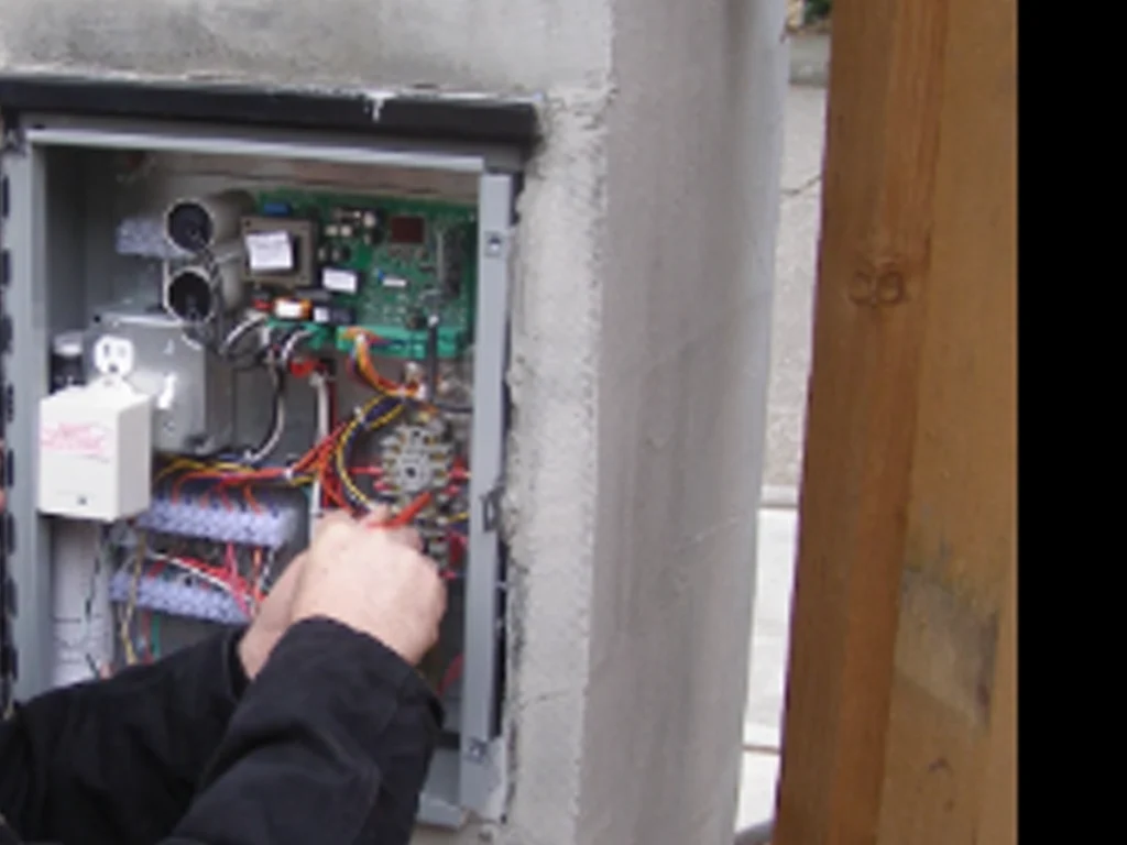 Call entry gate service maintenance system in Garland Texas ensuring smooth visitor access and communication
