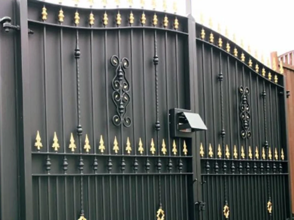 Custom gate in Southlake, TX combining security and elegance