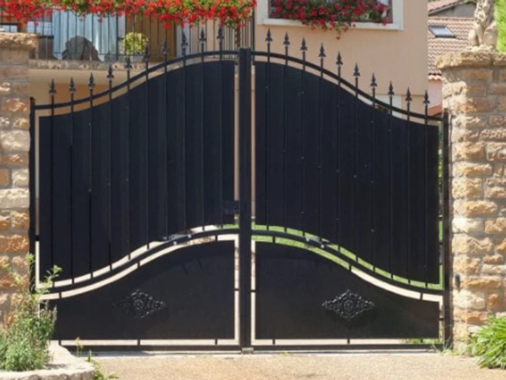 Electric Gates Southlake custom driveway gate design for a luxury home