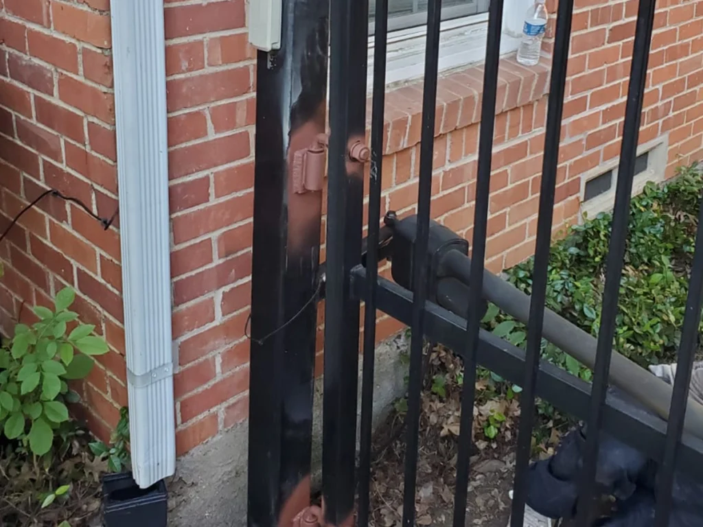 Electric gate repair service in Garland, TX by Everlast Gates & Fence.