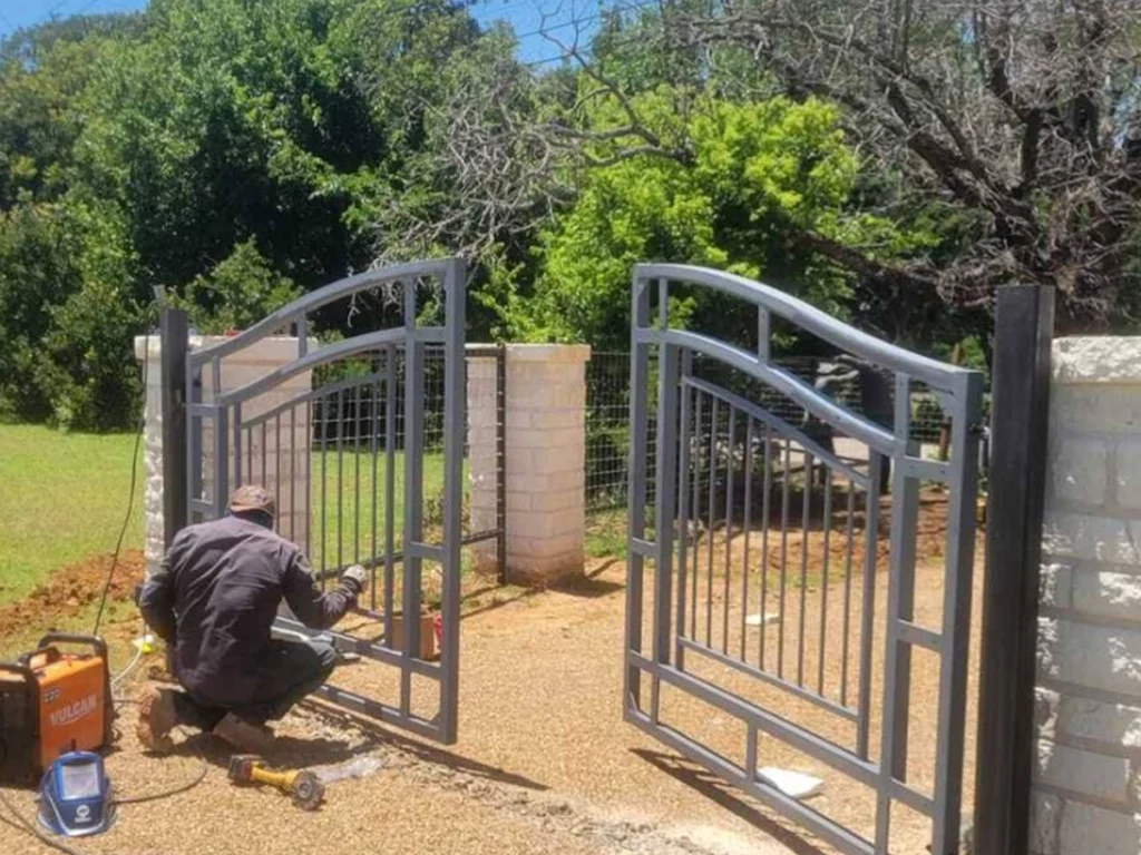 Farm Gate Installation in Garland TX by Everlast Gates & Fence