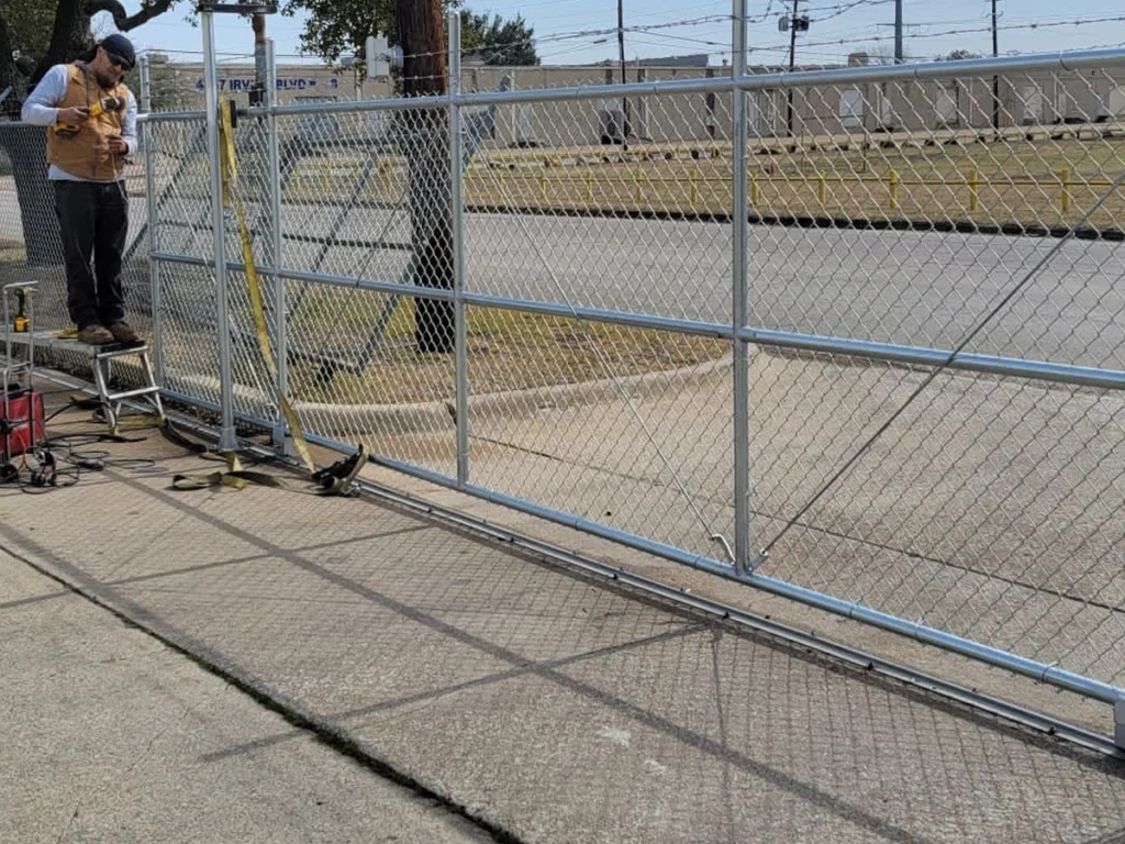 Commercial entry gate with modern design for Fort Worth business.