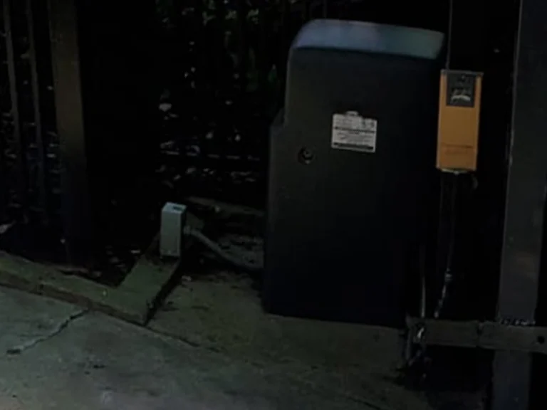 Electric gate installed in Frisco by Everlast Gates & Fence for improved home security