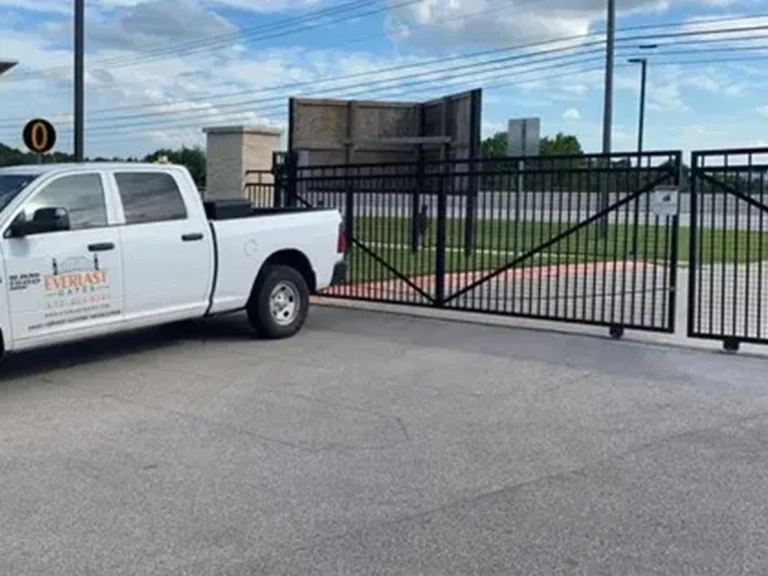 Modern commercial gate installed in Frisco by Everlast Gates