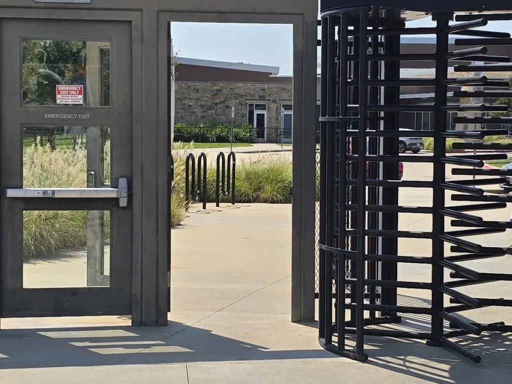 Commercial custom gate designs in Farmers Branch by Everlast Gates & Fence