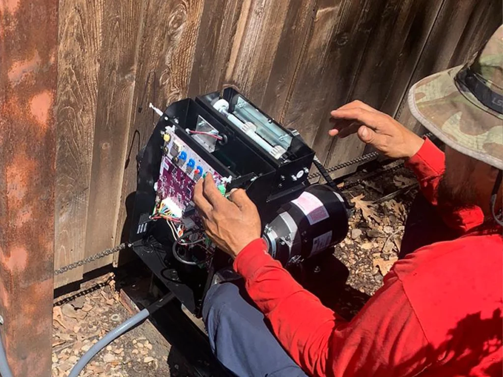 Electric gate maintenance in Farmers Branch by Everlast Gates & Fence