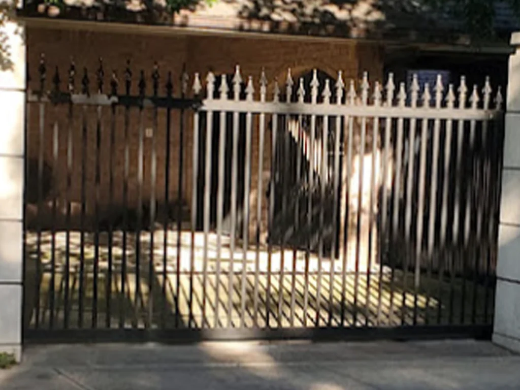 Ultimate Guide to Iron Gate Installation for Modern Properties in Carrollton, TX