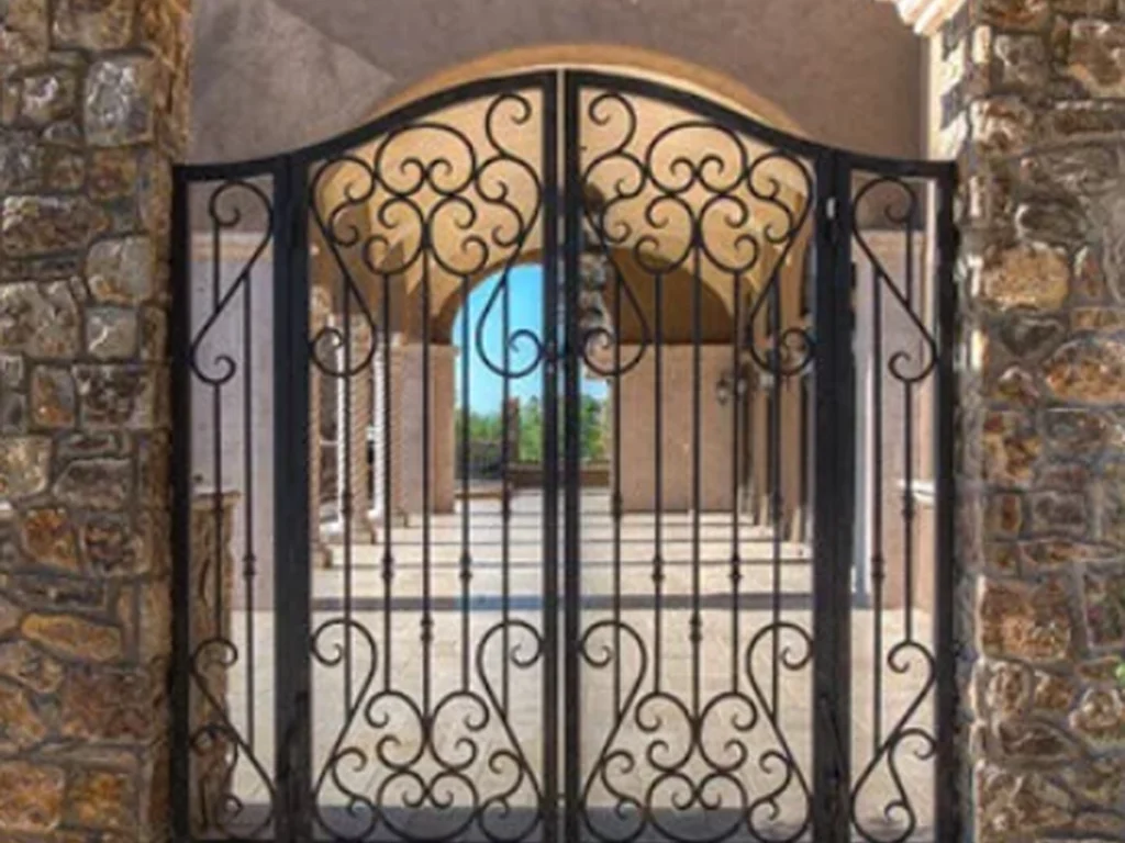 Personalized gate designs Houston homeowners choose for security, style, privacy, and convenient automated access
