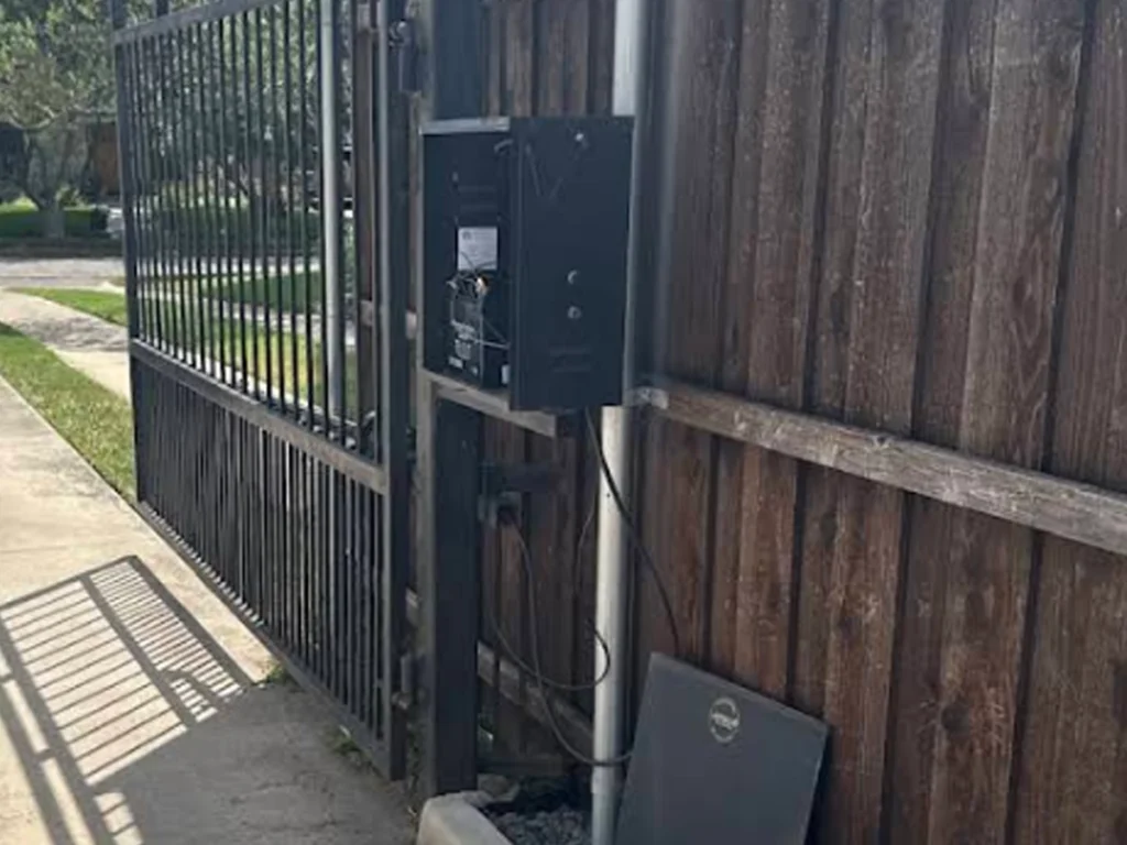Pick the Ideal Automatic Swing Gate for Dallas Property