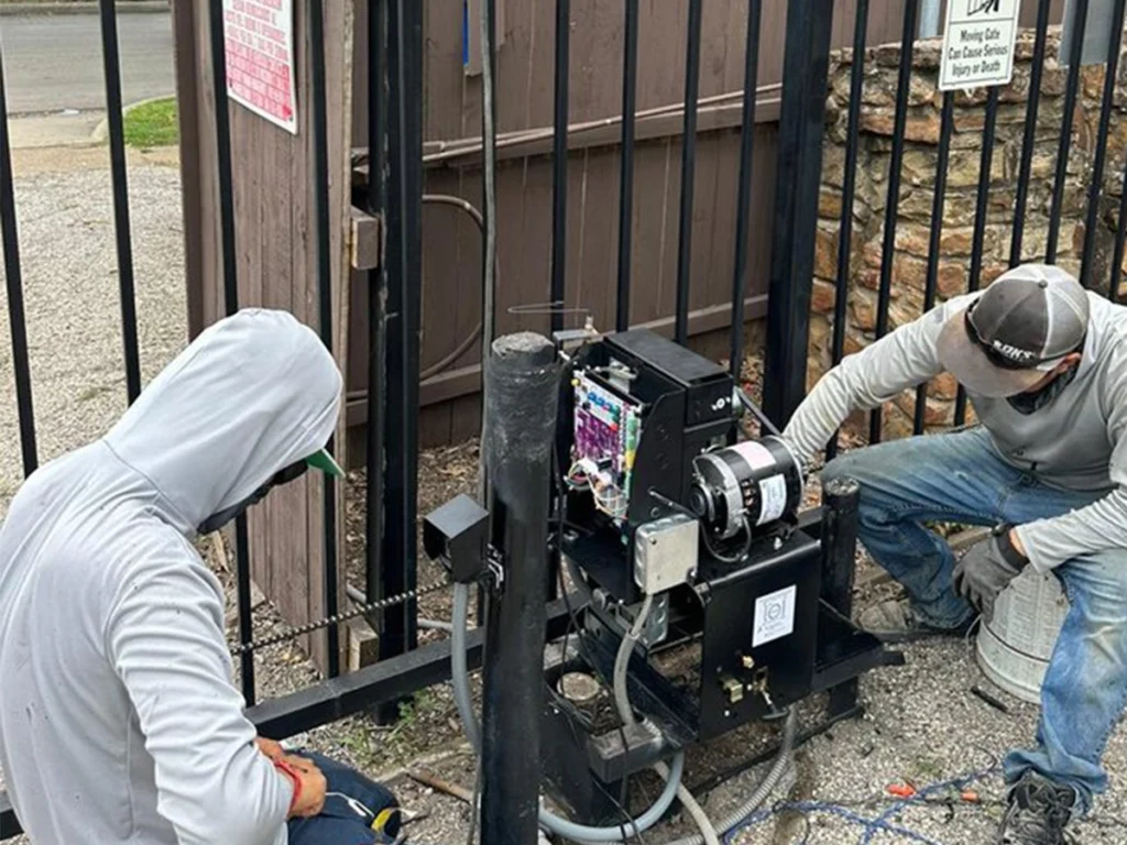 Gate Repair Made Easy with Everlast Gates & Fence Dallas