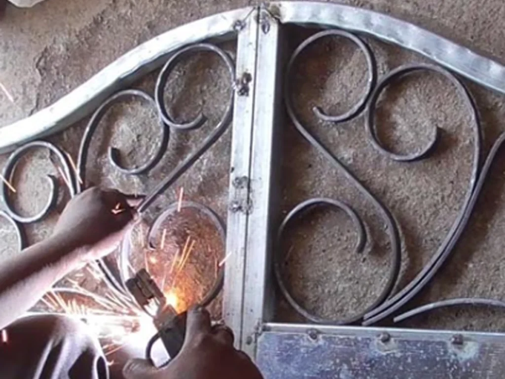 Professional Gate Welding What Works Best for a metal gate in Farmers Branch