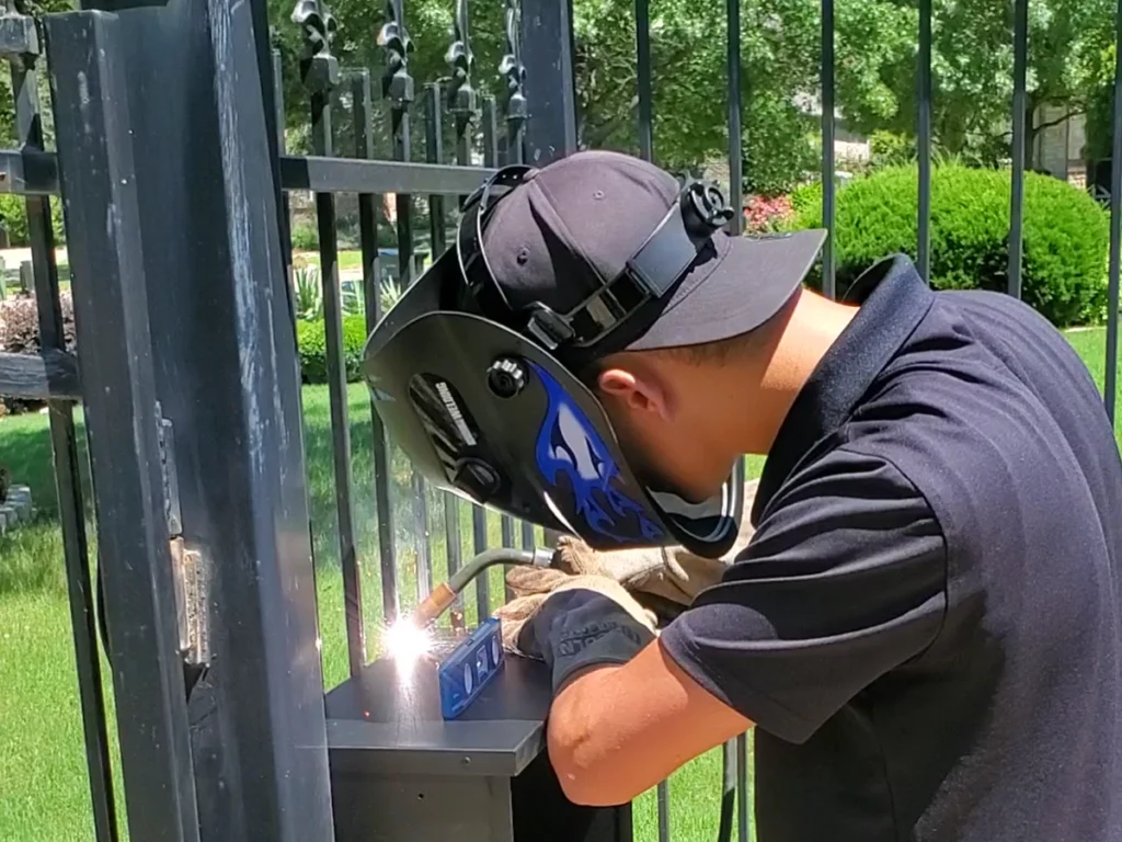 Quality Gate Repairs in Frisco, TX by Everlast Gates