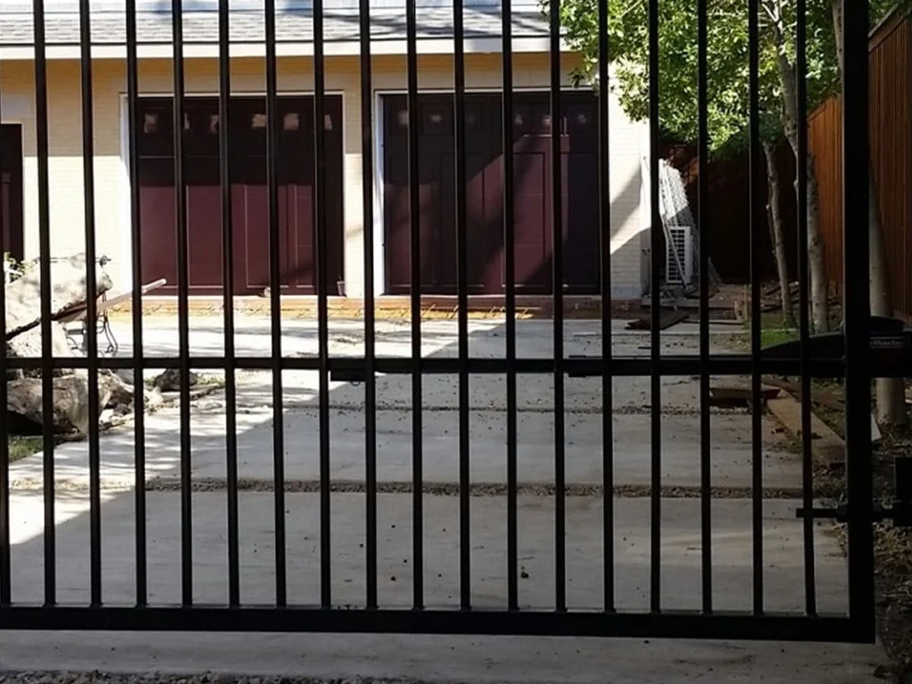 Call entry gate service in Houston for security and style
