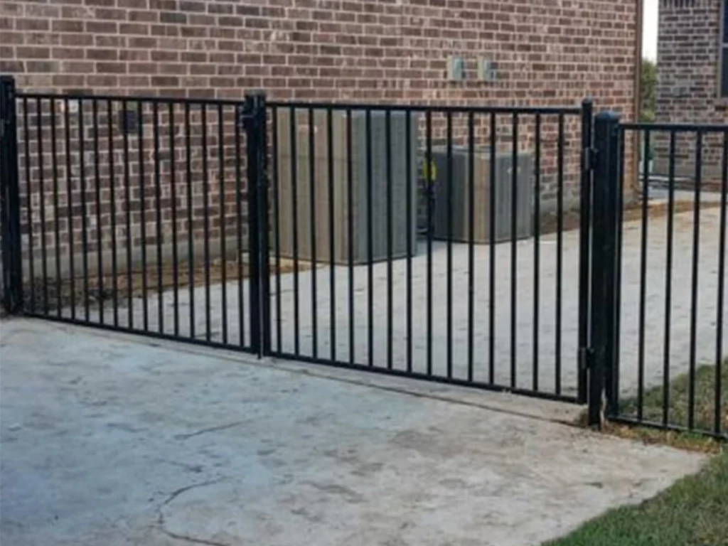Metal fence installation in Richardson by Everlast Gates & Fence