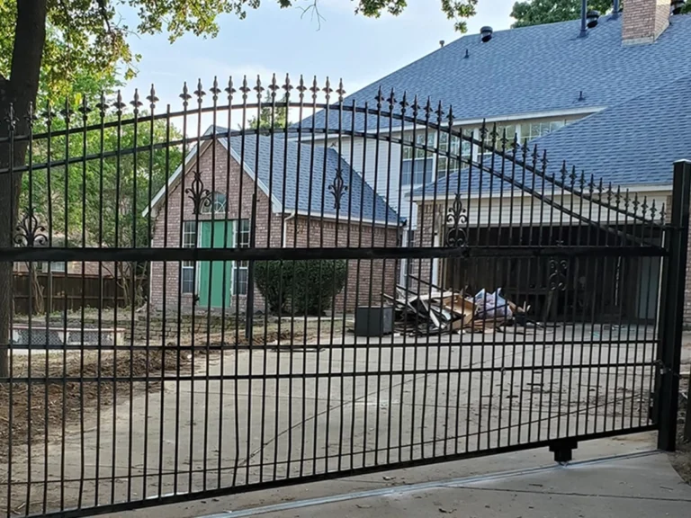 Expert Sliding Gate Maintenance in Dallas by Everlast Gates & Fence