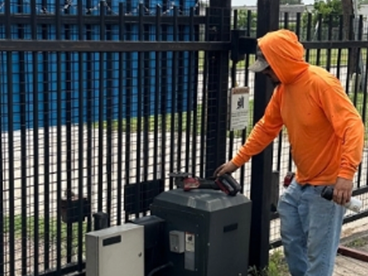 what causes a sliding gate to come off its track during Fort Worth gate inspection