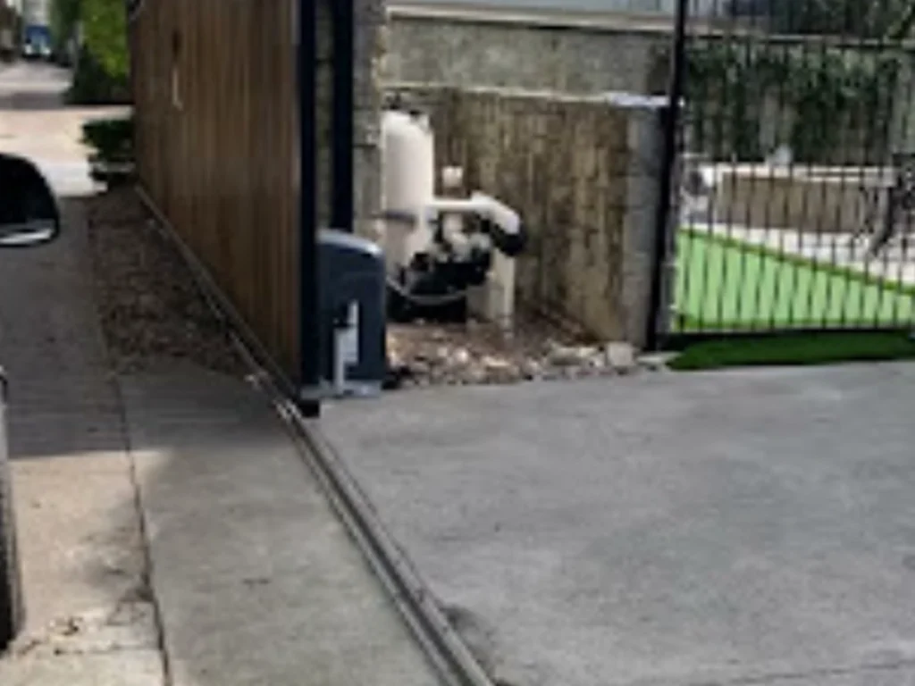 Sliding Security Gates in Farmers Branch TX by Everlast Gates & Fence