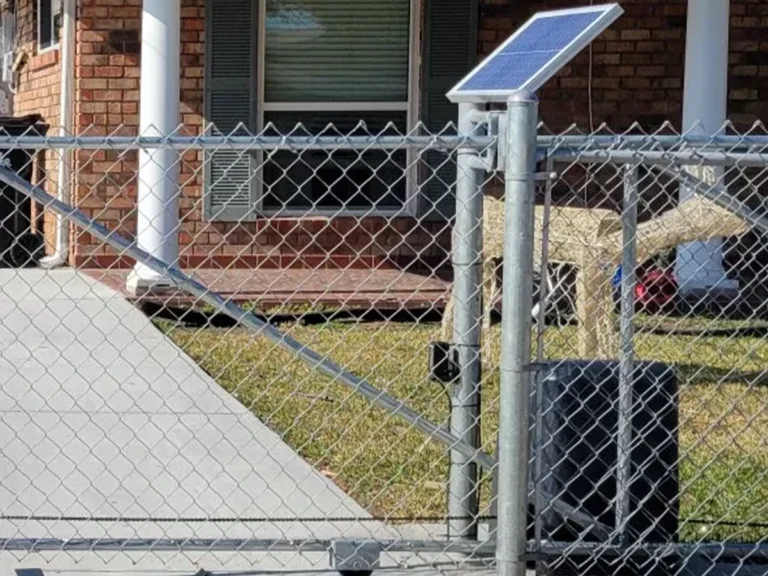 Dallas homeowners save with solar gate installation by Everlast Gates & Fence