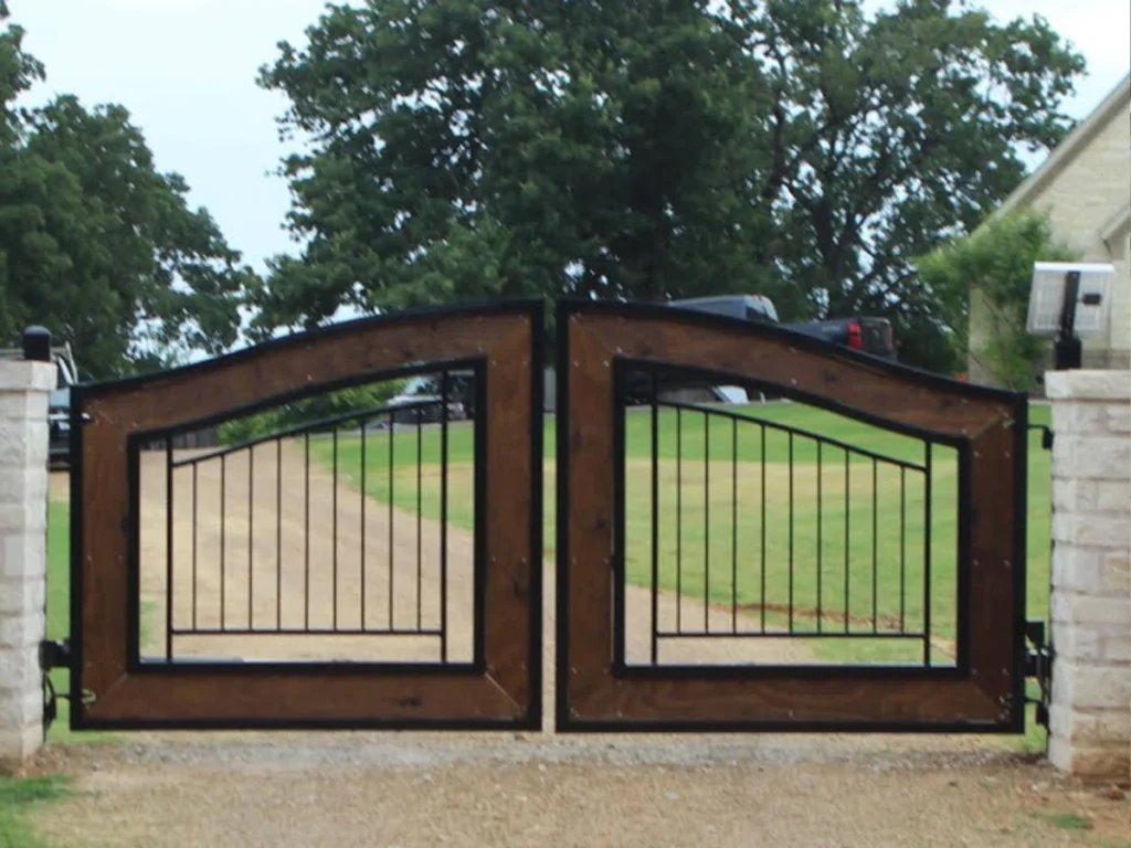 Solar-powered custom gate installation for off-grid properties in Wylie TX by Everlast Gates & Fence