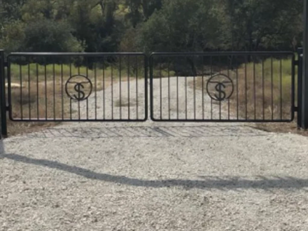 swing gate that looks good and lasts entryways at a Dallas home