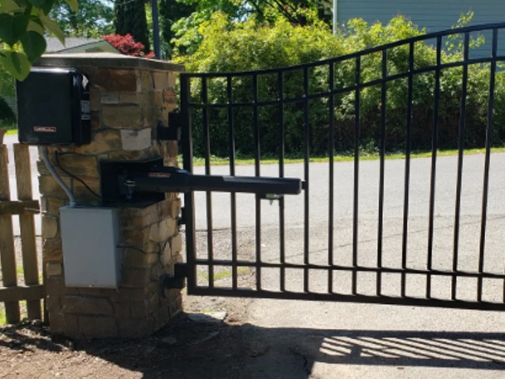 Top Rated Electric Gate Designs in Frisco for a modern residential driveway