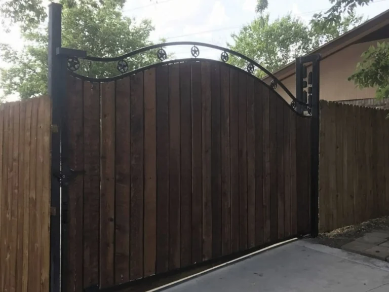 Wood gate installation checklist in Garland, TX by Everlast Gates & Fence
